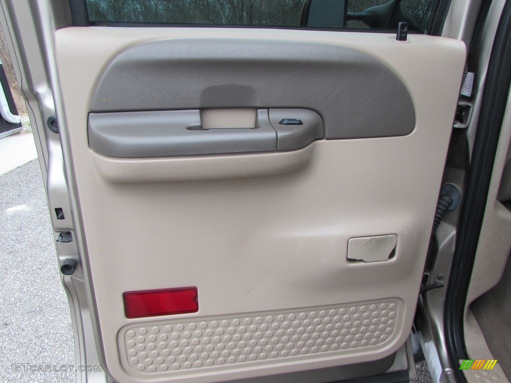 2004 F250 Super Duty XLT Crew Cab 4x4 - Arizona Beige Metallic / Medium Parchment photo #17