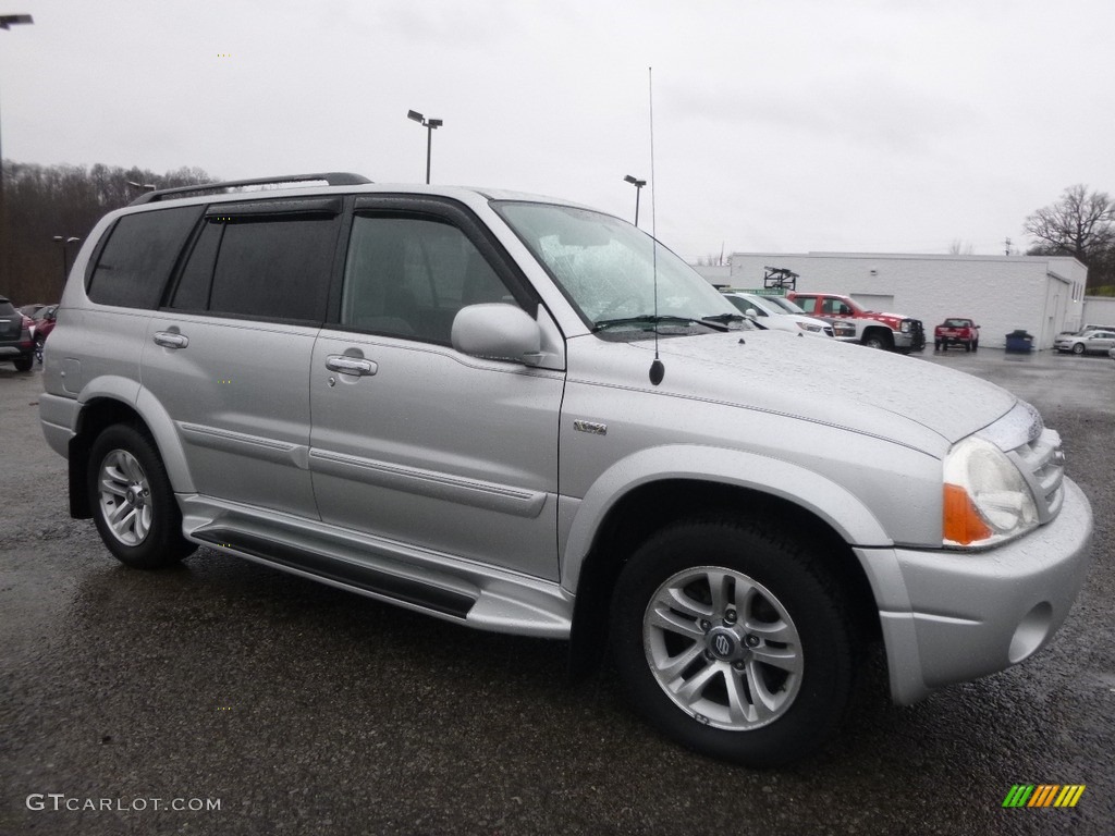 2006 XL7 7 Passenger AWD - Silky Silver Metallic / Gray photo #3