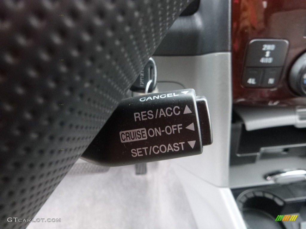 2006 XL7 7 Passenger AWD - Silky Silver Metallic / Gray photo #22
