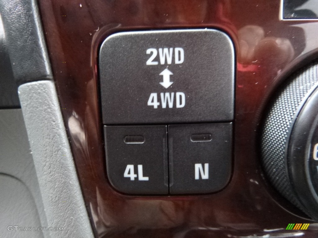 2006 XL7 7 Passenger AWD - Silky Silver Metallic / Gray photo #26