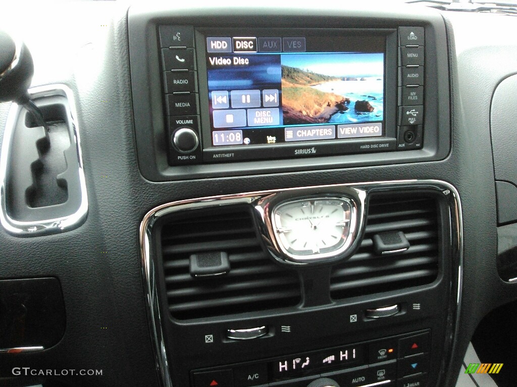 2016 Town & Country Touring - Granite Crystal Metallic / Black/Light Graystone photo #9