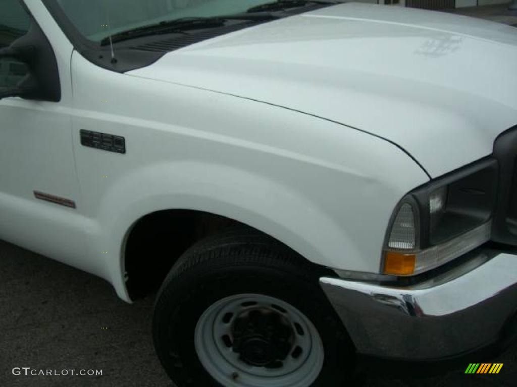 2004 F350 Super Duty XL Crew Cab Chassis Commercial - Oxford White / Medium Flint photo #6