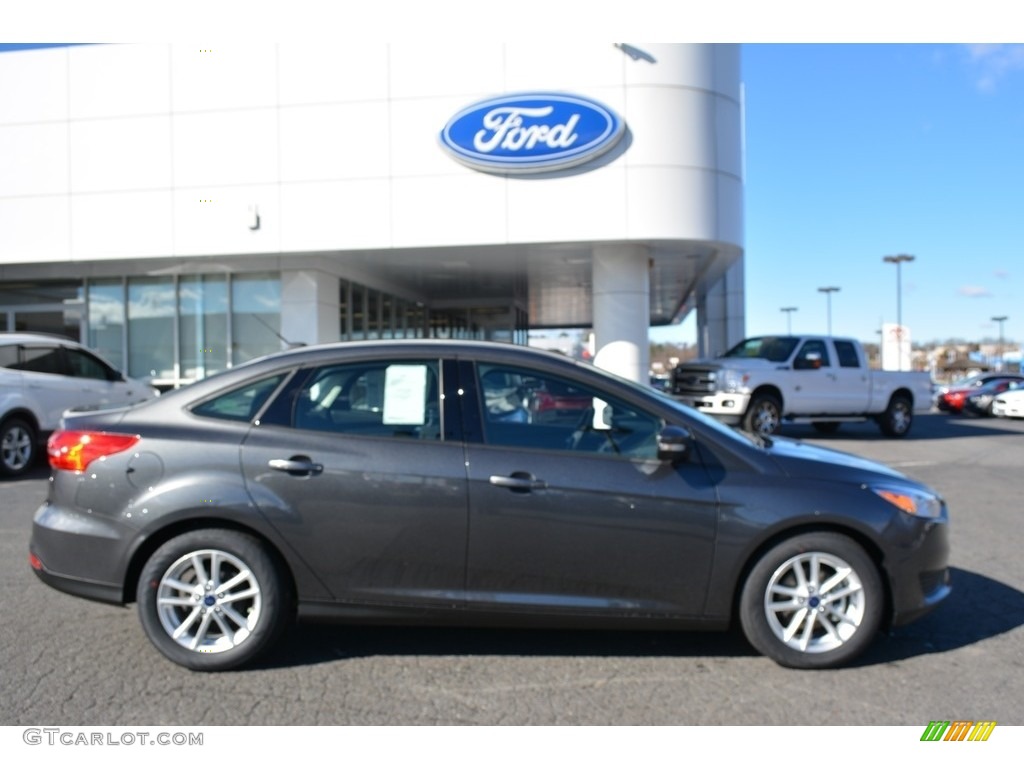 2017 Focus SE Sedan - Magnetic / Charcoal Black photo #2