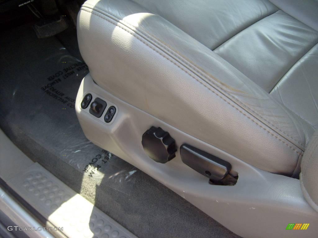 2004 F350 Super Duty Lariat Crew Cab 4x4 Dually - Silver Metallic / Medium Flint photo #18