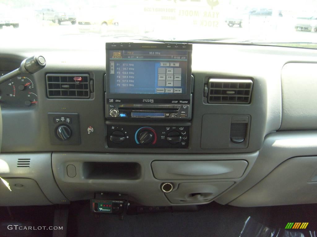 2004 F350 Super Duty Lariat Crew Cab 4x4 Dually - Silver Metallic / Medium Flint photo #24