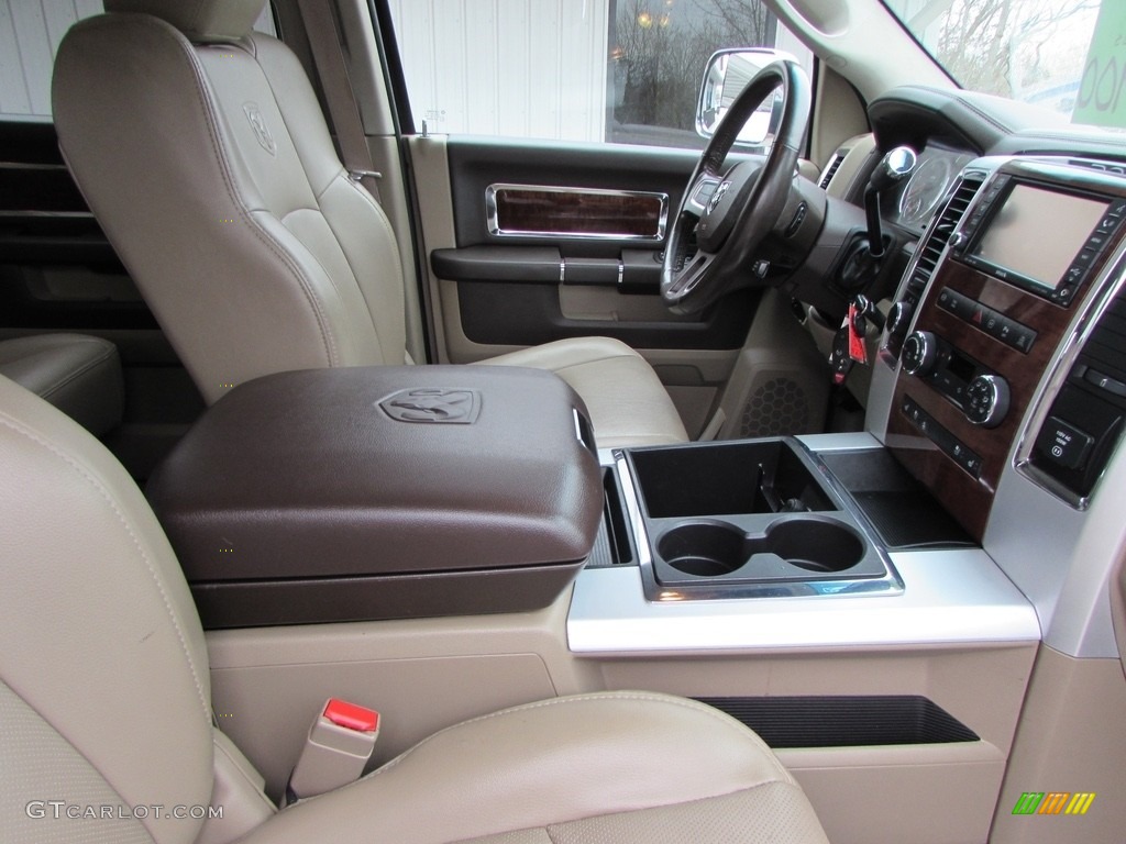 2010 Ram 2500 Laramie Mega Cab 4x4 - Austin Tan Pearl / Light Pebble Beige/Bark Brown photo #31
