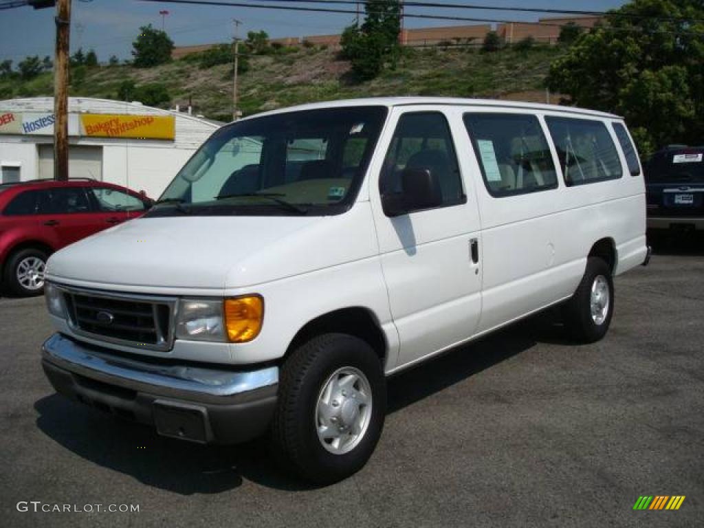 2004 E Series Van E350 Super Duty XL 15 Passenger - Oxford White / Medium Flint photo #7