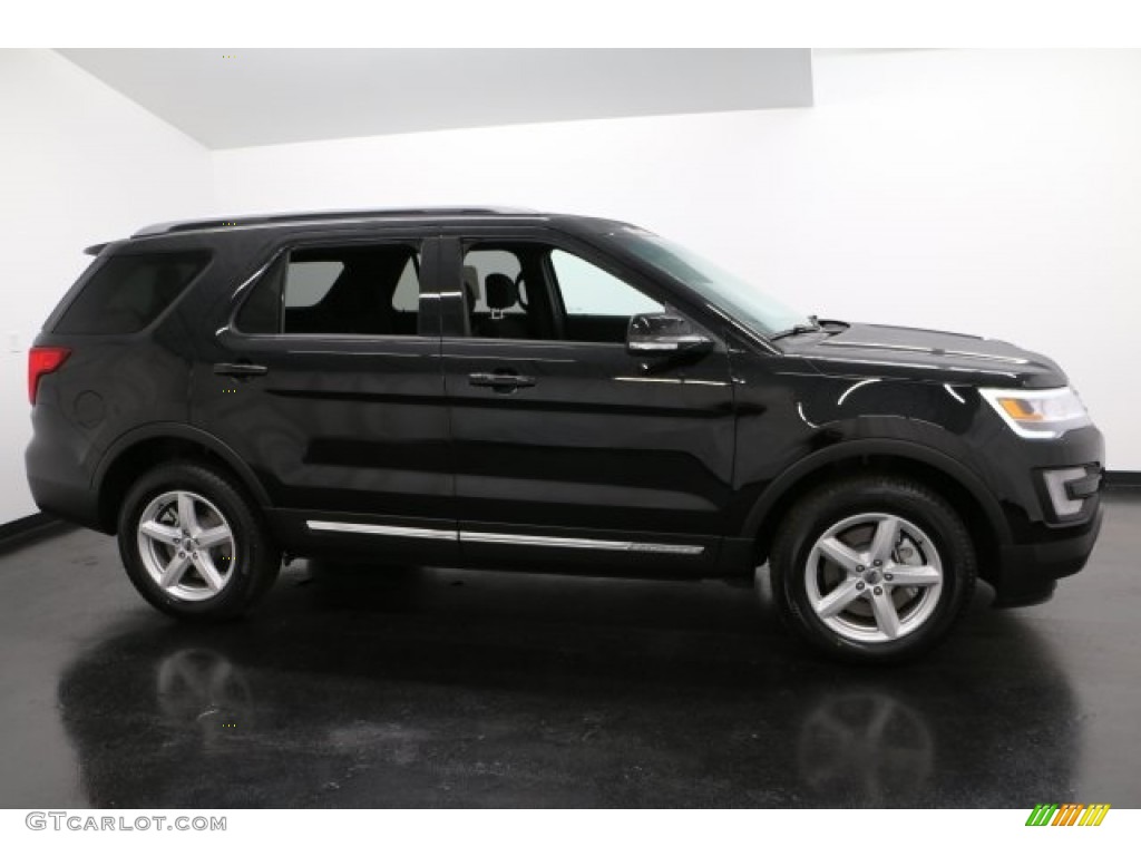 2017 Explorer XLT 4WD - Shadow Black / Ebony Black photo #1