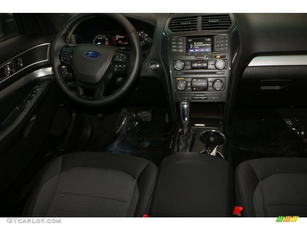 2017 Explorer XLT 4WD - Shadow Black / Ebony Black photo #2