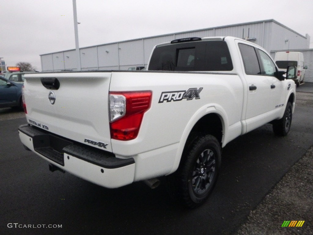 2017 TITAN XD PRO-4X Crew Cab 4x4 - Glacier White / Black photo #8
