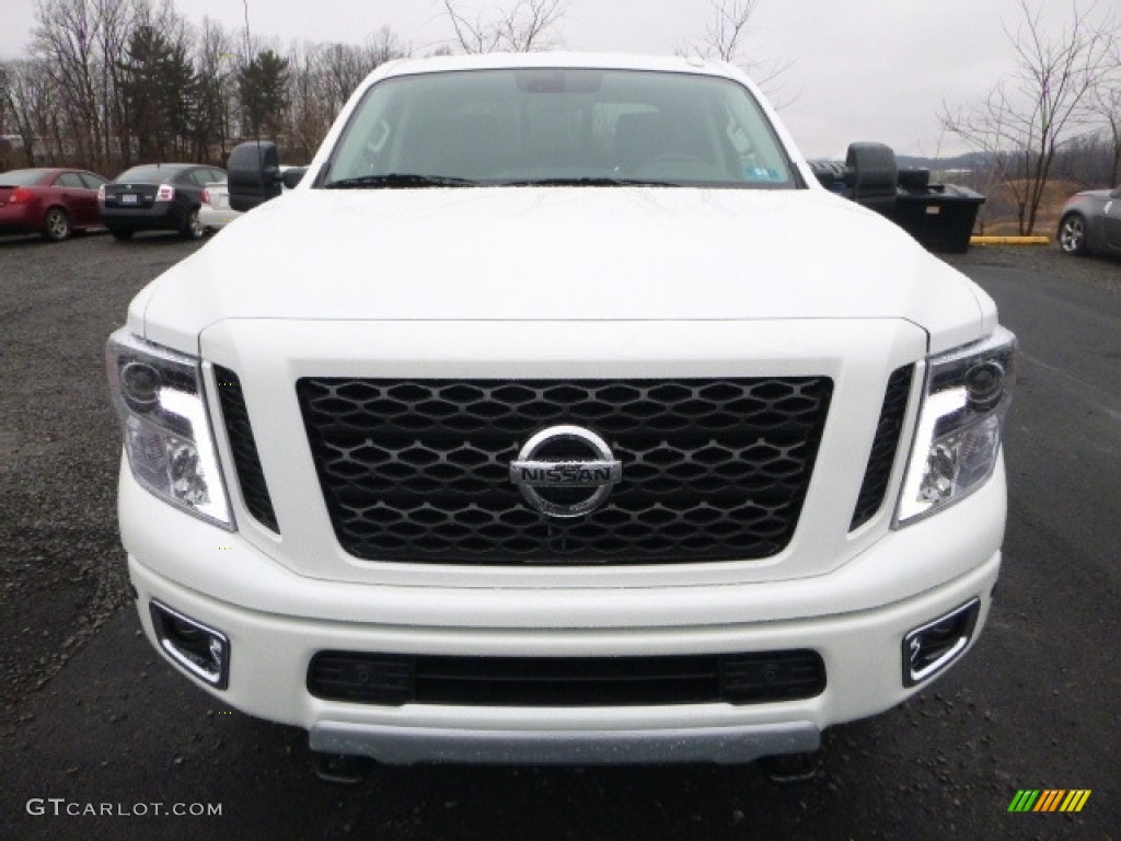2017 TITAN XD PRO-4X Crew Cab 4x4 - Glacier White / Black photo #13