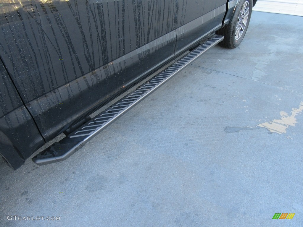 2017 F150 XLT SuperCrew - Shadow Black / Black photo #12
