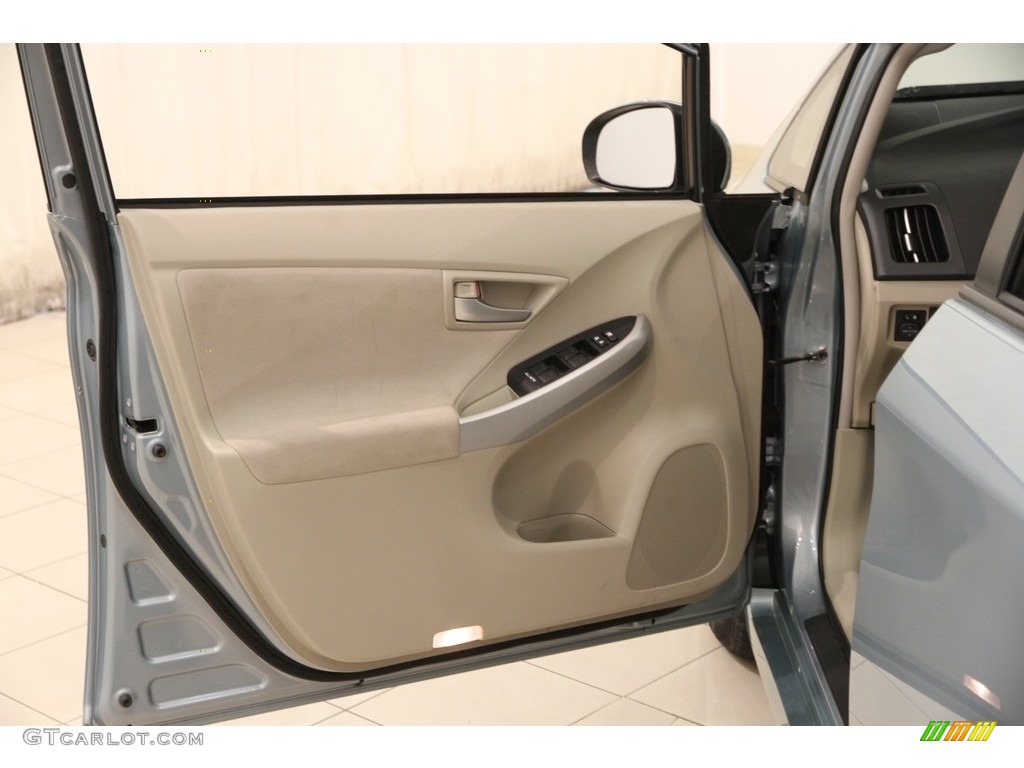 2015 Prius Two Hybrid - Sea Glass Pearl / Bisque photo #4