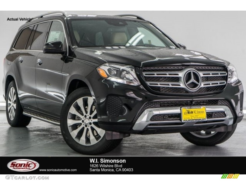 Black Mercedes-Benz GLS