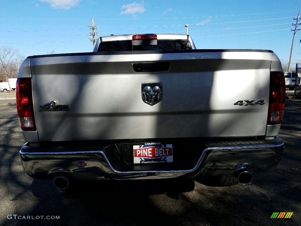 2014 1500 SLT Quad Cab 4x4 - Bright Silver Metallic / Black/Diesel Gray photo #8