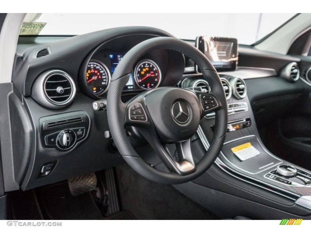 2017 Mercedes-Benz GLC 300 4Matic Black Dashboard Photo #118321511
