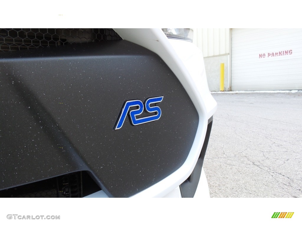 2017 Ford Focus RS Hatch Marks and Logos Photo #118336370