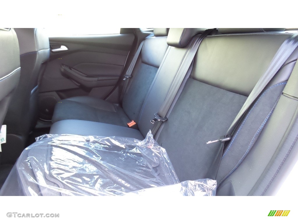 2017 Ford Focus RS Hatch Rear Seat Photo #118336441