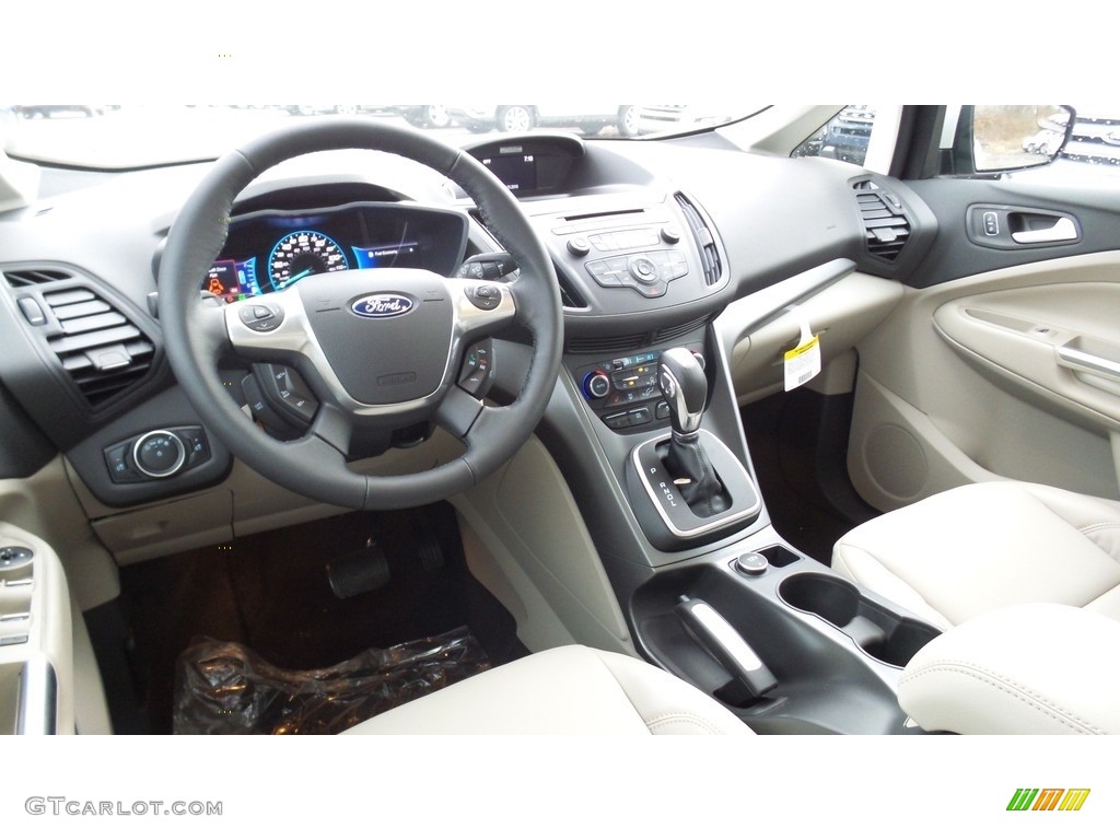 Medium Light Stone Interior 2017 Ford C-Max Hybrid SE Photo #118336616
