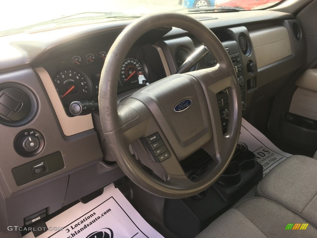 2010 F150 XL SuperCab 4x4 - Oxford White / Medium Stone photo #2