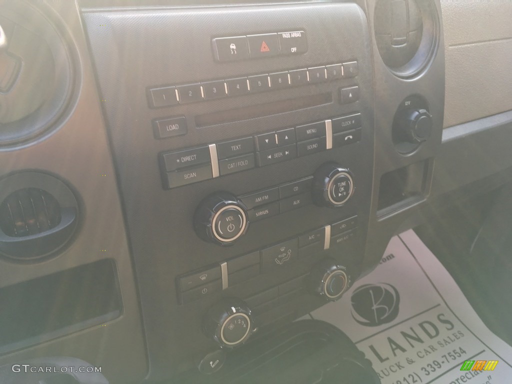 2010 F150 XL SuperCab 4x4 - Oxford White / Medium Stone photo #3