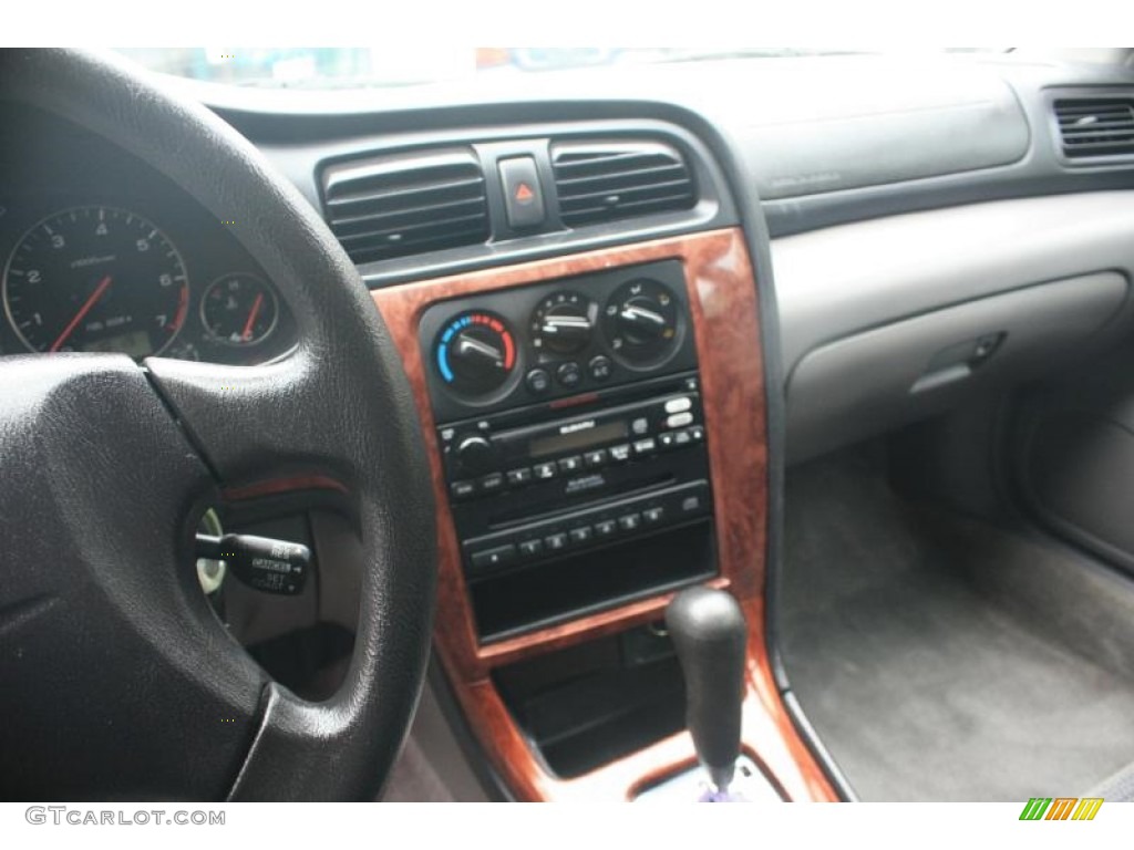 2004 Outback Wagon - Silver Stone Metallic / Gray/Black photo #26