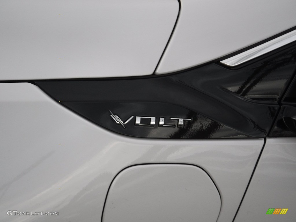 2017 Volt Premier - Iridescent Pearl Tricoat / Jet Black/Brandy photo #4