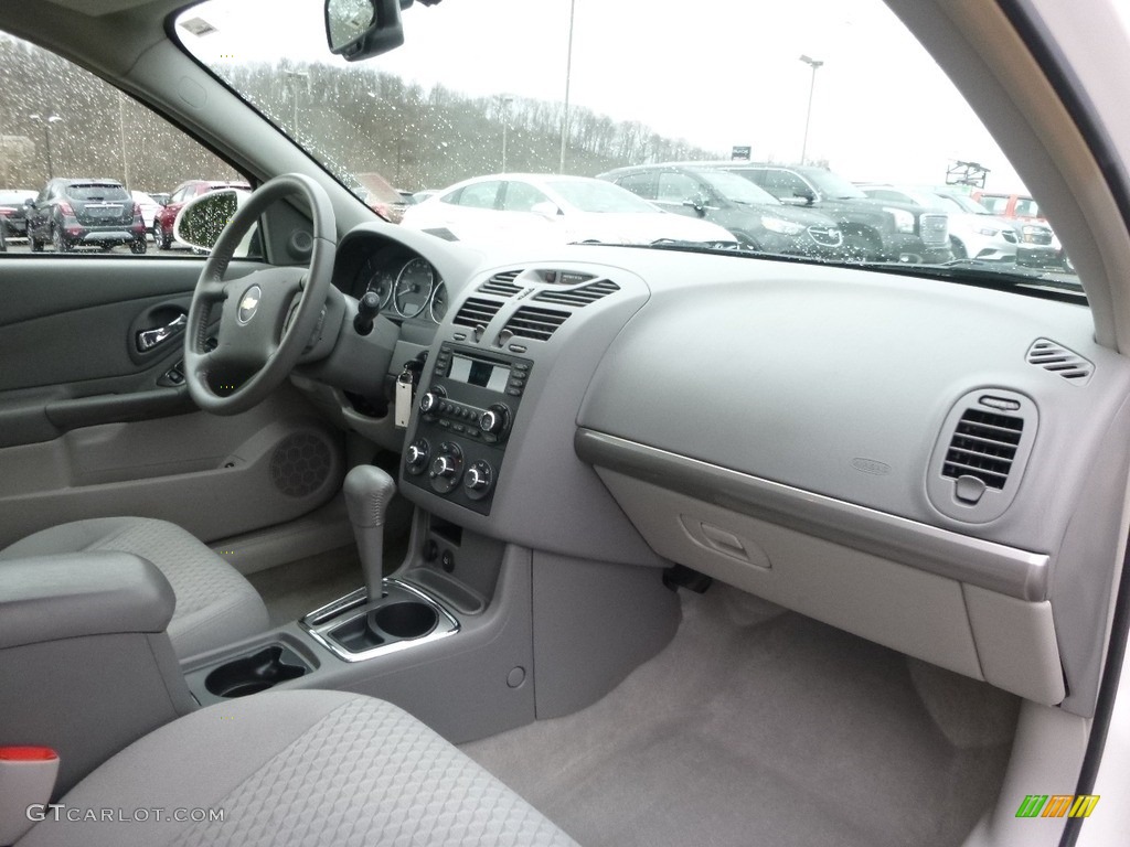 2007 Malibu Maxx LT Wagon - White / Titanium Gray photo #6