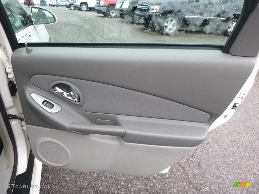 2007 Malibu Maxx LT Wagon - White / Titanium Gray photo #8