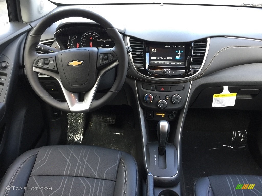 2017 Trax LT AWD - Silver Ice Metallic / Jet Black photo #8