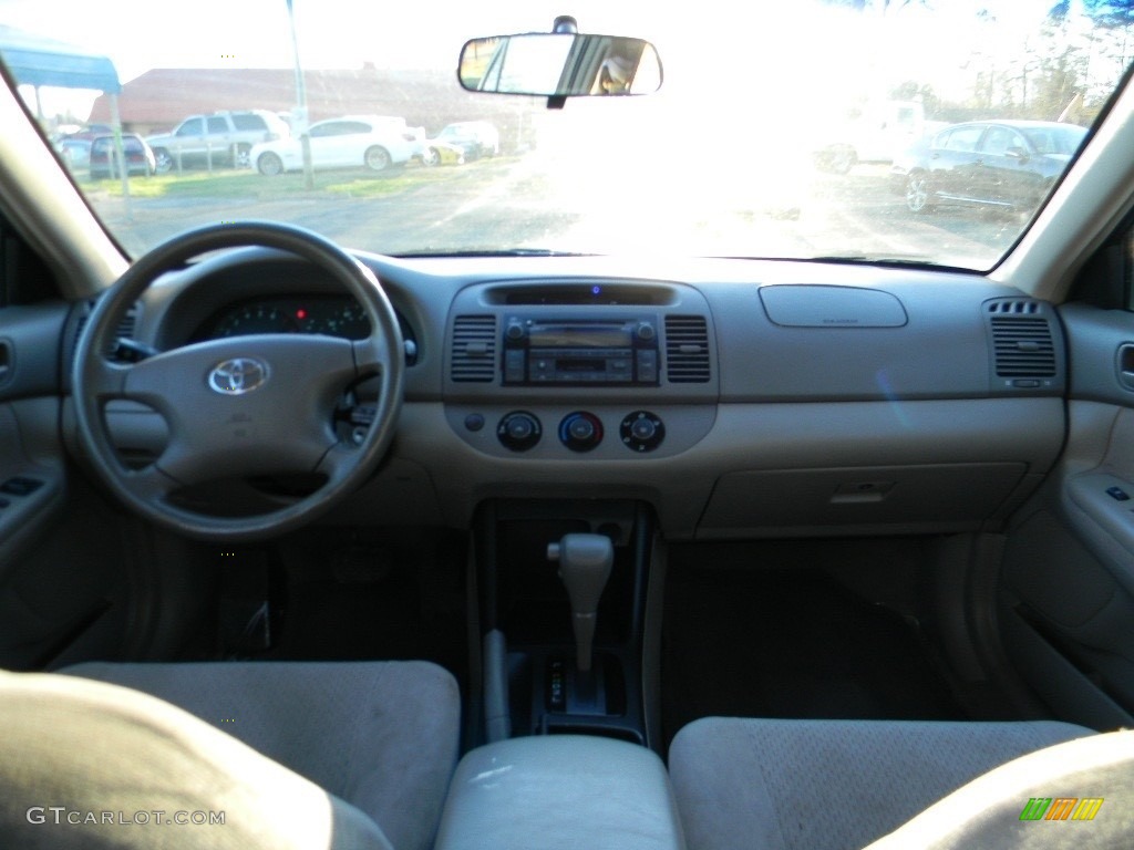 2002 Camry SE - Aspen Green Pearl / Dark Charcoal photo #13