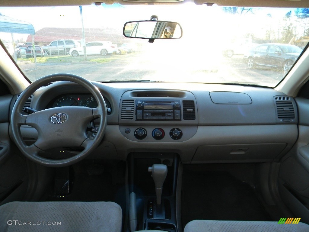 2002 Camry SE - Aspen Green Pearl / Dark Charcoal photo #15