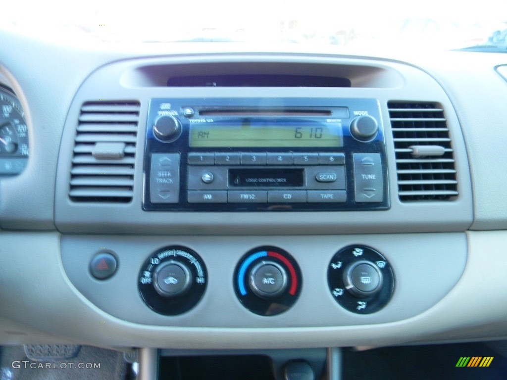 2002 Camry SE - Aspen Green Pearl / Dark Charcoal photo #16