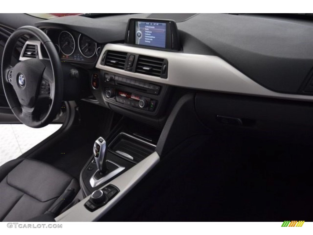 2014 3 Series 320i Sedan - Black Sapphire Metallic / Black photo #16