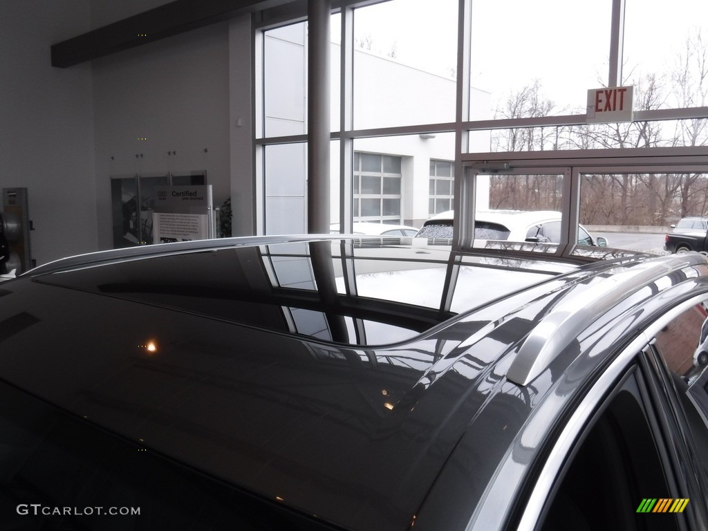 2017 Q7 3.0T quattro Premium Plus - Graphite Gray Metallic / Black photo #2