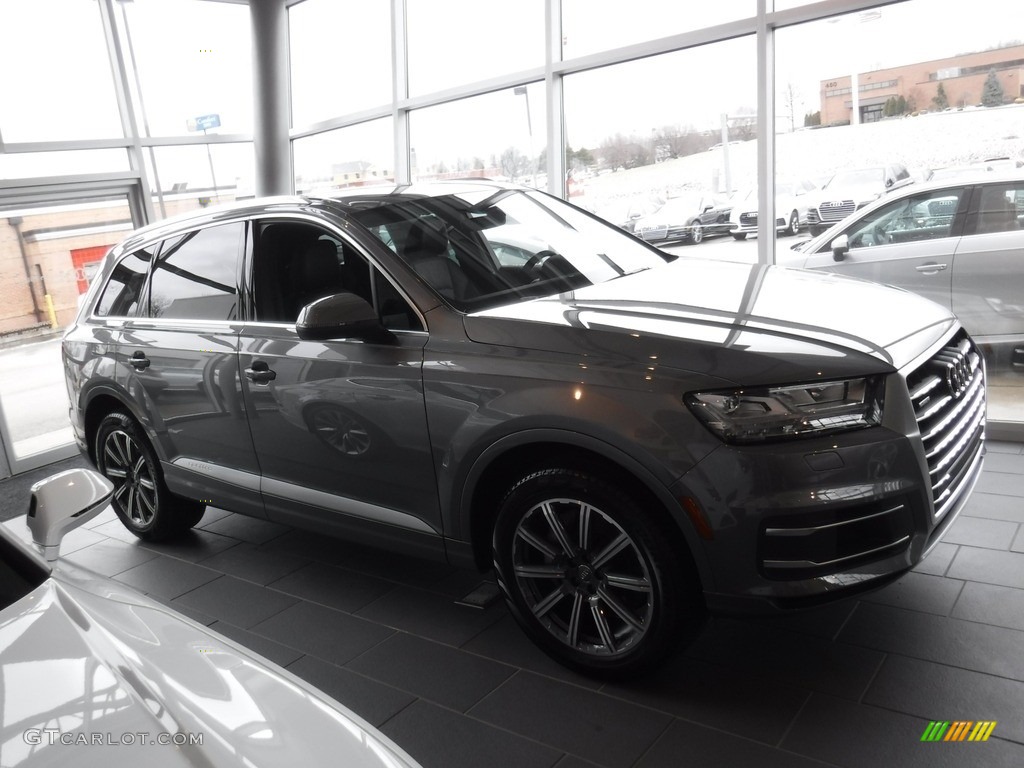 2017 Q7 3.0T quattro Premium Plus - Graphite Gray Metallic / Black photo #10