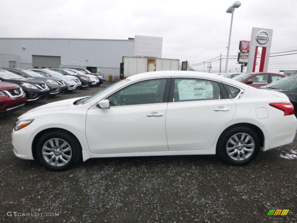 2017 Altima 2.5 S - Glacier White / Charcoal photo #10