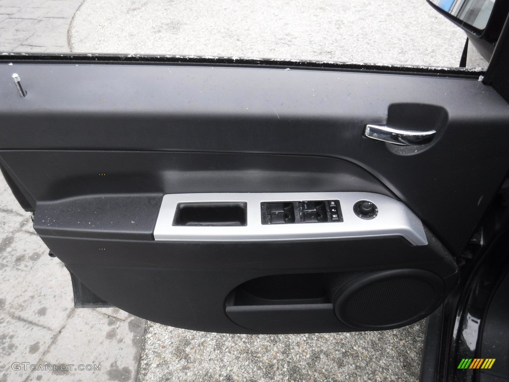 2008 Compass Sport 4x4 - Brilliant Black Crystal Pearl / Dark Slate Gray photo #13