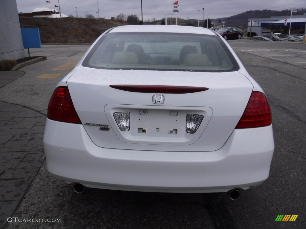 2006 Accord LX V6 Sedan - Taffeta White / Ivory photo #10