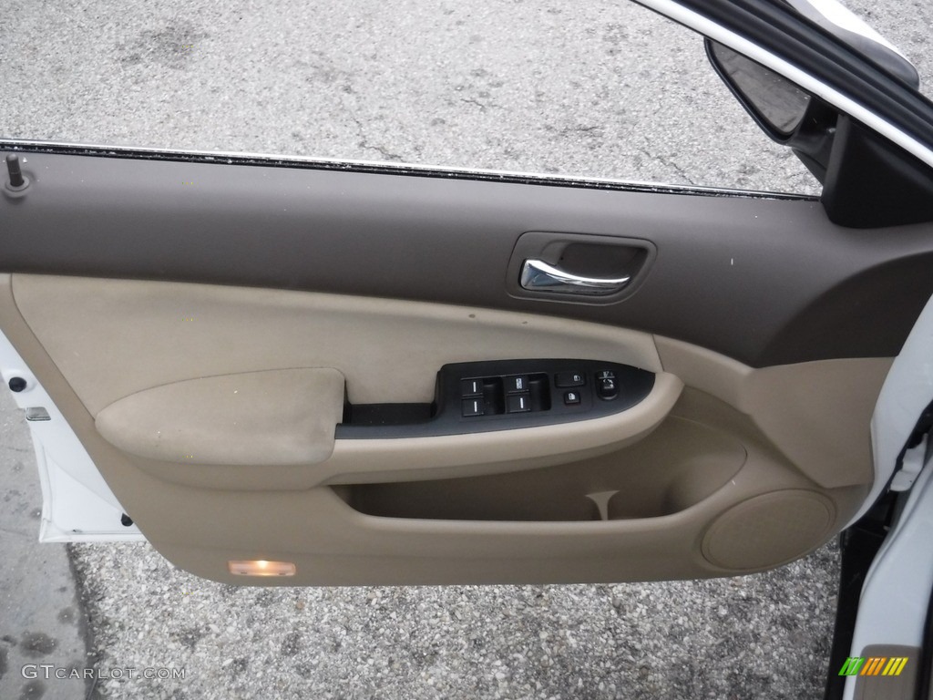 2006 Accord LX V6 Sedan - Taffeta White / Ivory photo #17