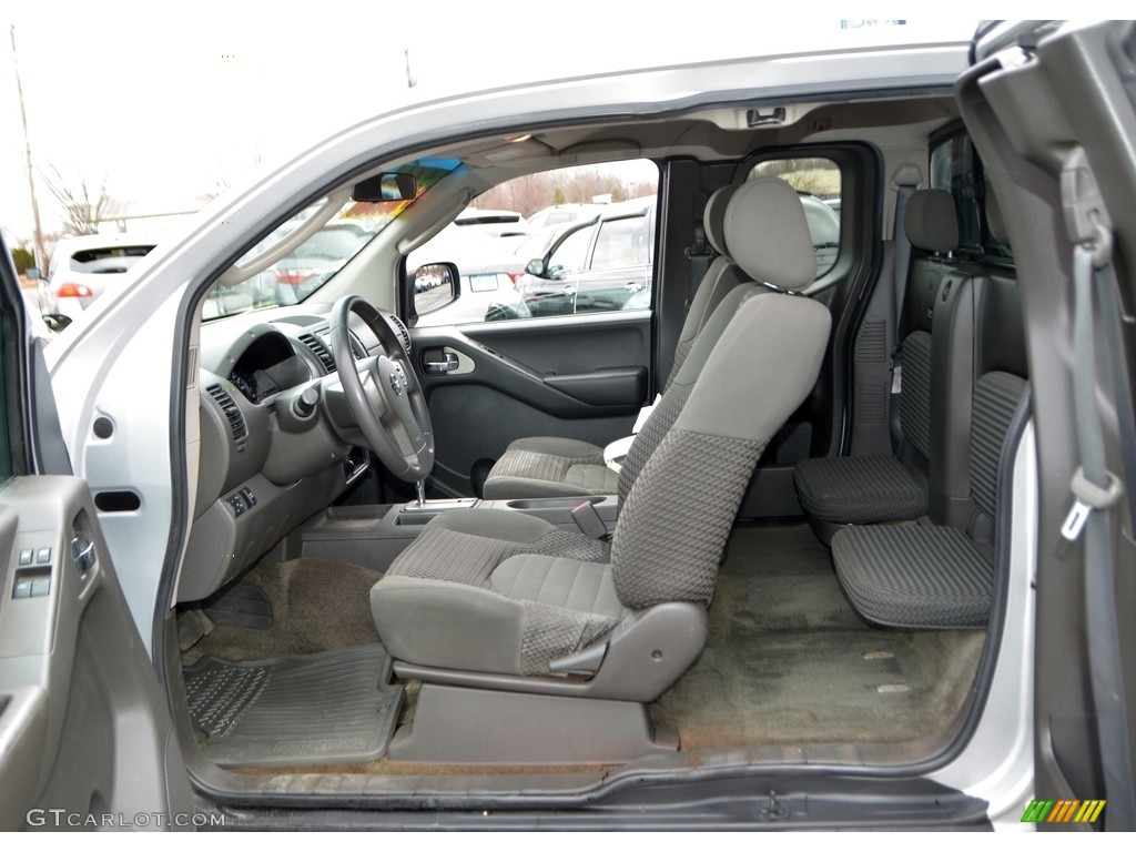 2005 Frontier SE King Cab 4x4 - Radiant Silver Metallic / Nismo Charcoal photo #15