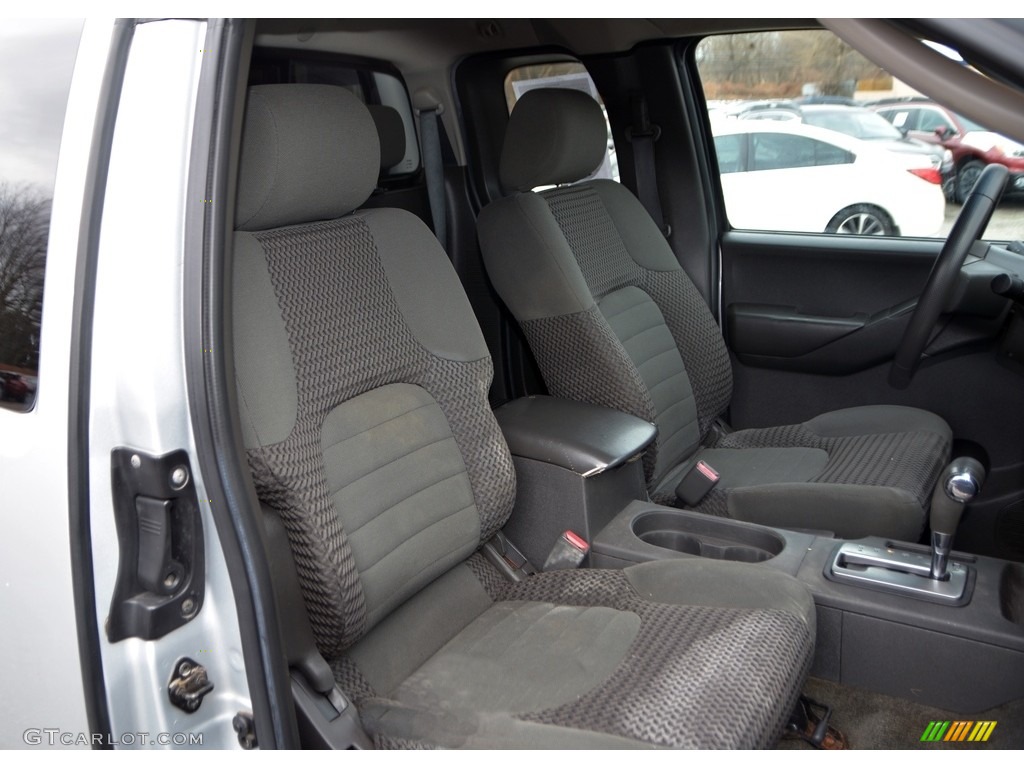 2005 Frontier SE King Cab 4x4 - Radiant Silver Metallic / Nismo Charcoal photo #20