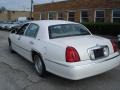 2001 Vibrant White Lincoln Town Car Executive  photo #8