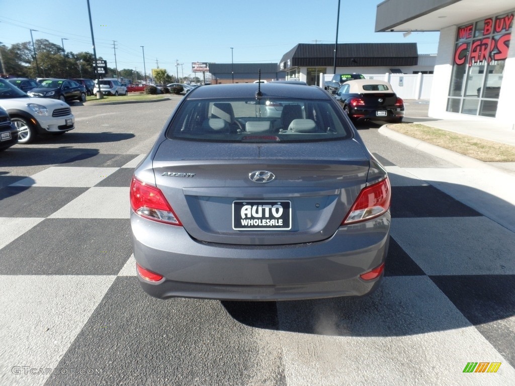 2016 Accent SE Sedan - Triathlon Gray / Gray photo #4