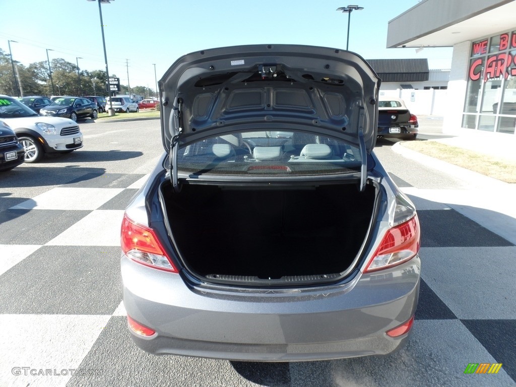 2016 Accent SE Sedan - Triathlon Gray / Gray photo #5