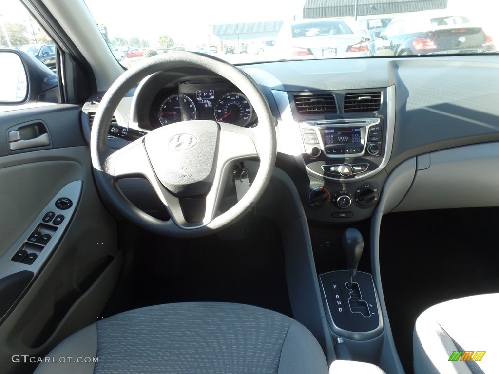 2016 Accent SE Sedan - Triathlon Gray / Gray photo #15