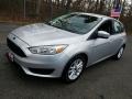 2015 Ingot Silver Metallic Ford Focus SE Hatchback  photo #3