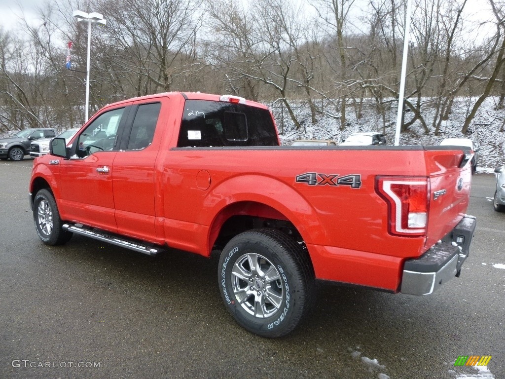 2017 F150 XLT SuperCab 4x4 - Race Red / Earth Gray photo #4