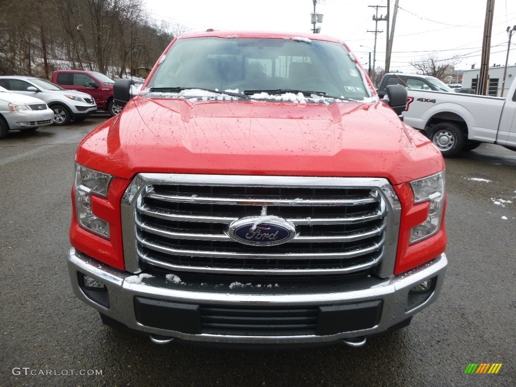 2017 F150 XLT SuperCab 4x4 - Race Red / Earth Gray photo #7