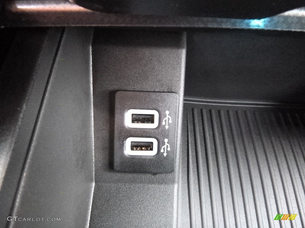 2017 F150 XLT SuperCab 4x4 - Magnetic / Black photo #19
